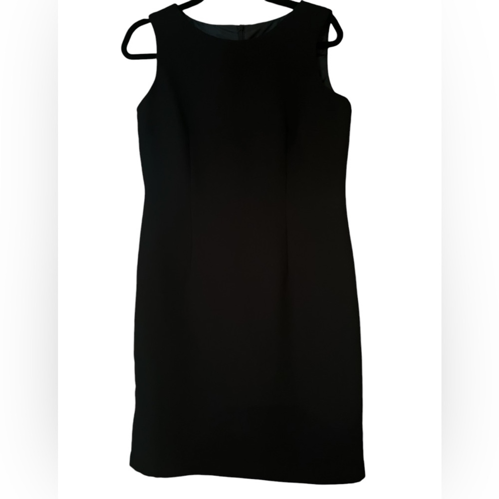 Chadwicks Size 10p Black Sleeveless Sheath Dress, zippered back, lined